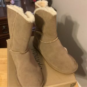 Ladies fur lined boots size 9M
